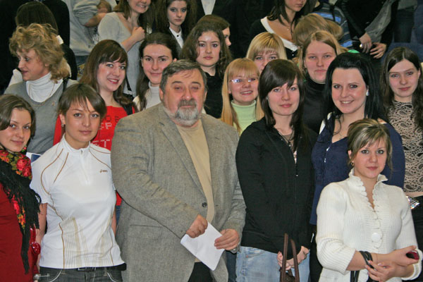 Ректорат РМАТ поздравляет студентов с Международным днем студента